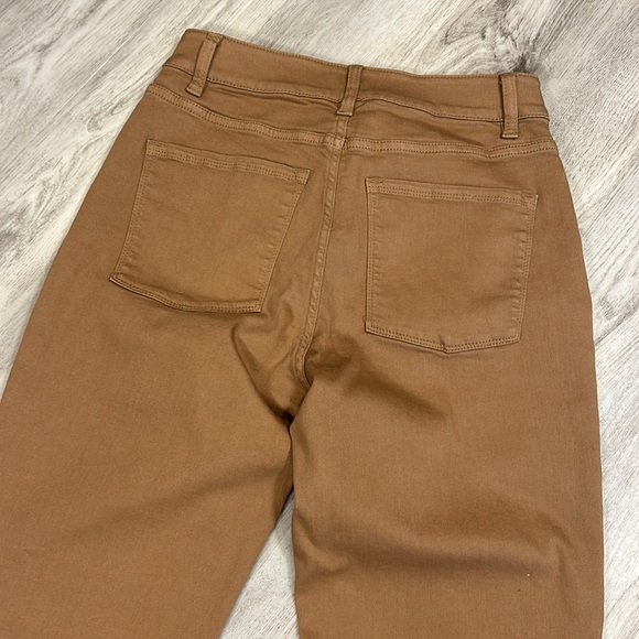 L.L. Bean Women’s True Shape Classic Fit Straight Leg Cotton Blend Denim Jeans - Picture 6 of 9